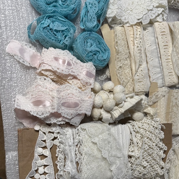Assorted Lace Bundle - Picture 6 of 9